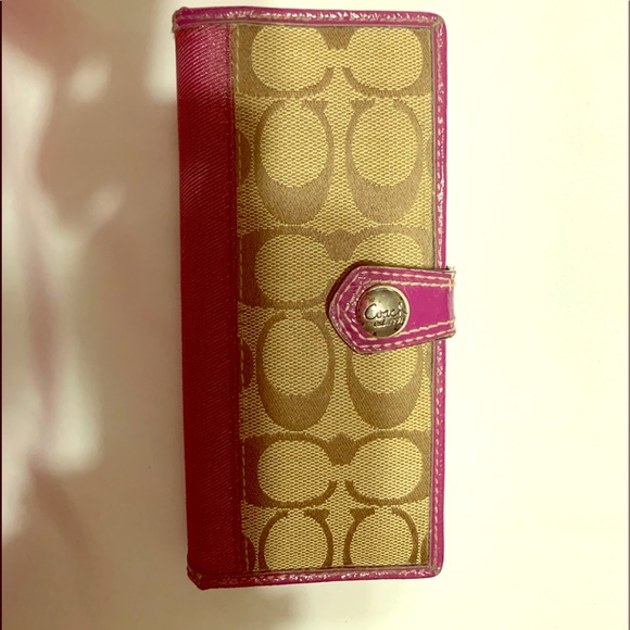 Coach Accessories - Coach authentic wallet